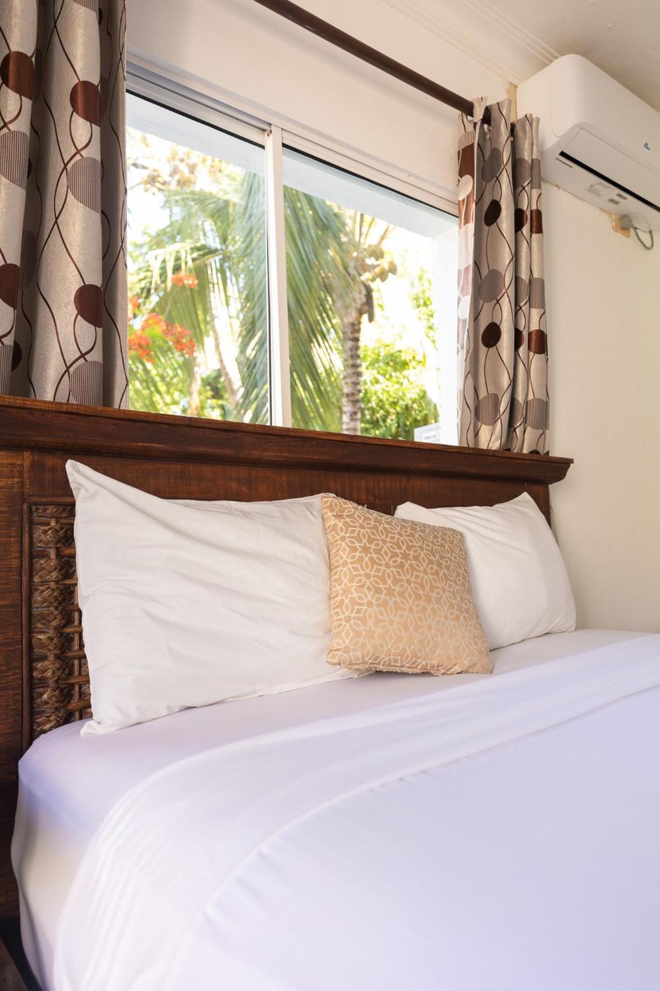 Hostal Las Rosas De Punta Cana Exterior photo